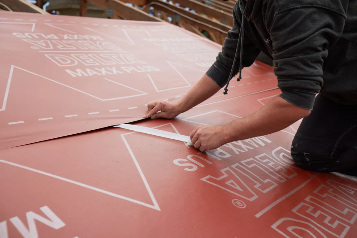 DELTA® -DeltaMaxx Plus -Écran de sous toiture. HPV deltabe-delta-maxx-plus-ecran-sous-toiture-hpv 3