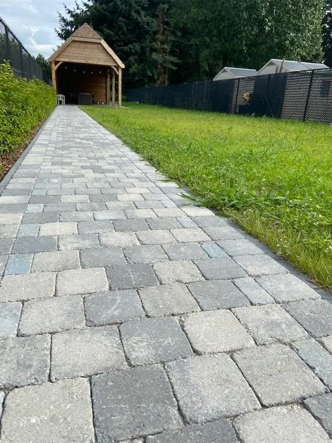MARLUX- Stonehedge 15×15 -Pavé Béton Tambouriné 4
