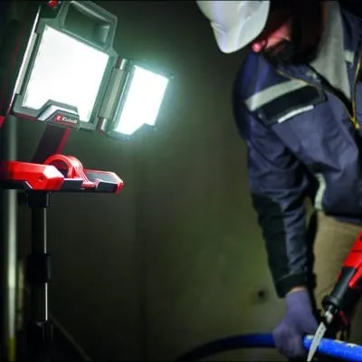 EINHELL -Kit Projecteur de chantier sans fil TP-CL 18/3000 Li – Solo avec trépied EINHEL -Projecteur-chantier-sans-fil