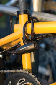 MASTER LOCK -Câble Enroulable -Diam. 8 -2 Clés -Vinyle -Câble Anti Vol. Enroulé 3