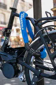 MASTER LOCK -Chaîne Acier Diam. 8mm. Serrure Combinaisons. Programmable 3